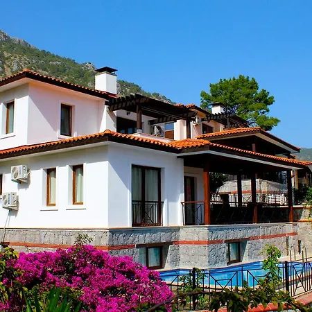 Silverhill 2 With Private Pool 빌라 교젝