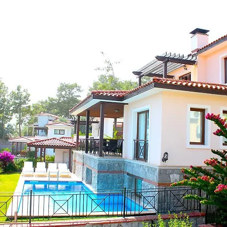 Silverhill 2 With Private Pool *